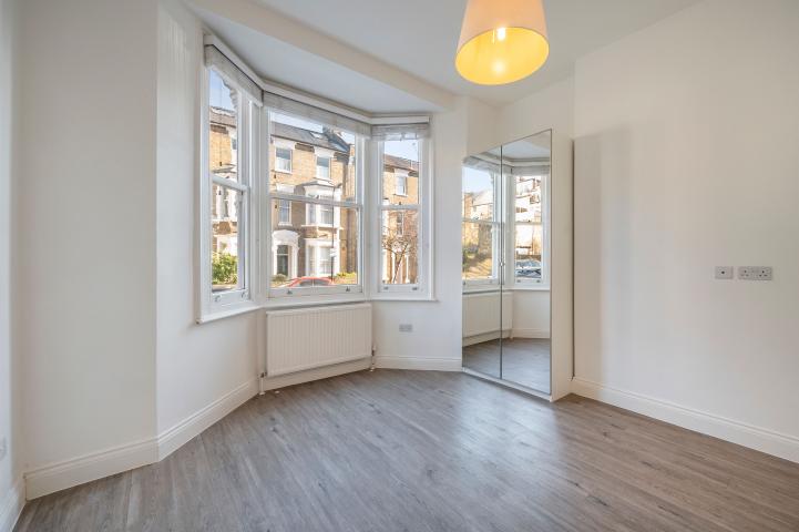 Modern and Central Apartment Roderick Road, Belsize Park